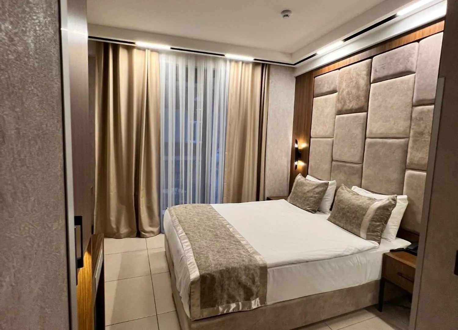 Hotel Four Sides Beyoglu Istanbul 4*,
